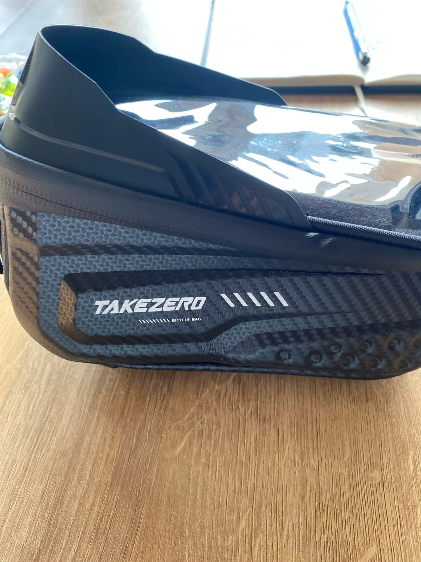 Bolsa Delantera de Bicicleta 1L Impermeable | Pantalla Táctil 6.8’’ | Soporte Seguro y Resistente para Teléfono y Accesorios